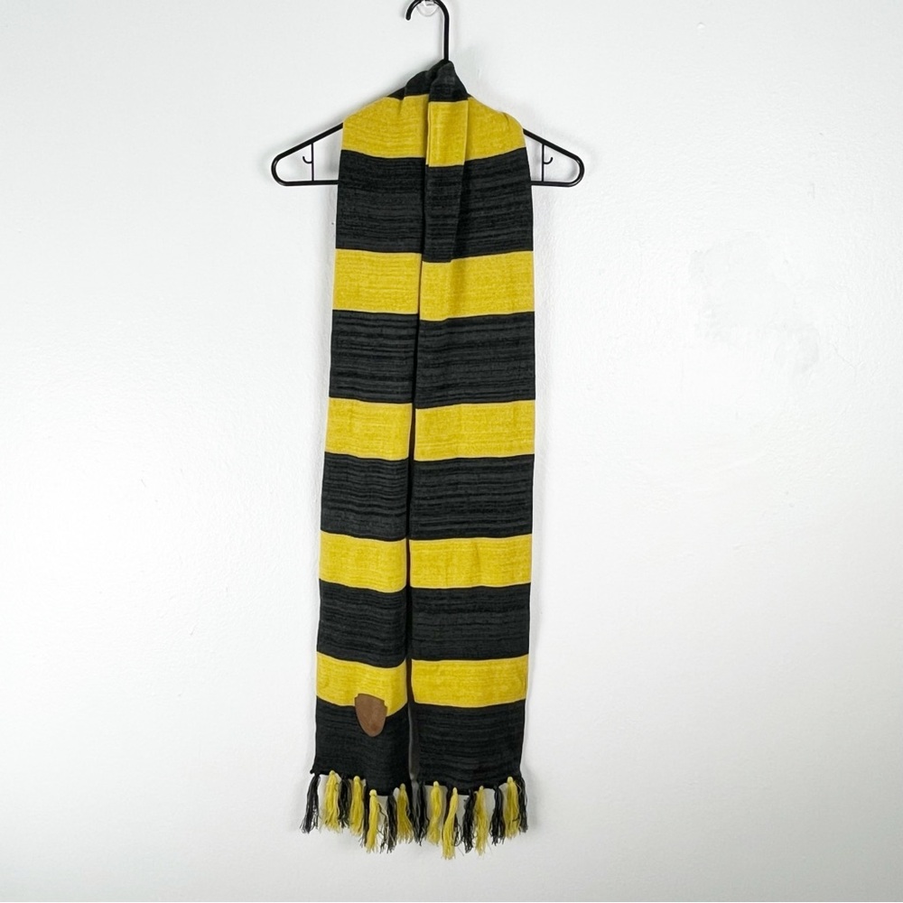 HARRY POTTER Hufflepuff Crest Gray Yellow Fringe Trim Long Scarf Rugby Blokecore